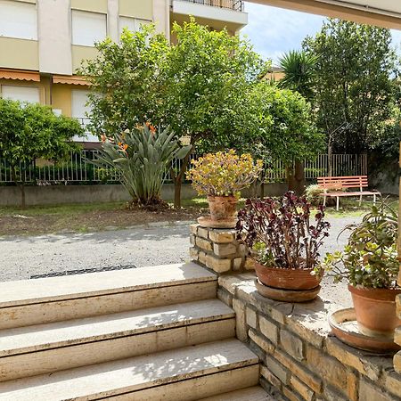 Casa Febo, In Centro Con Parcheggio Privato A 200 Mt Dal Mare Hotel บอร์ดิเกรา ภายนอก รูปภาพ