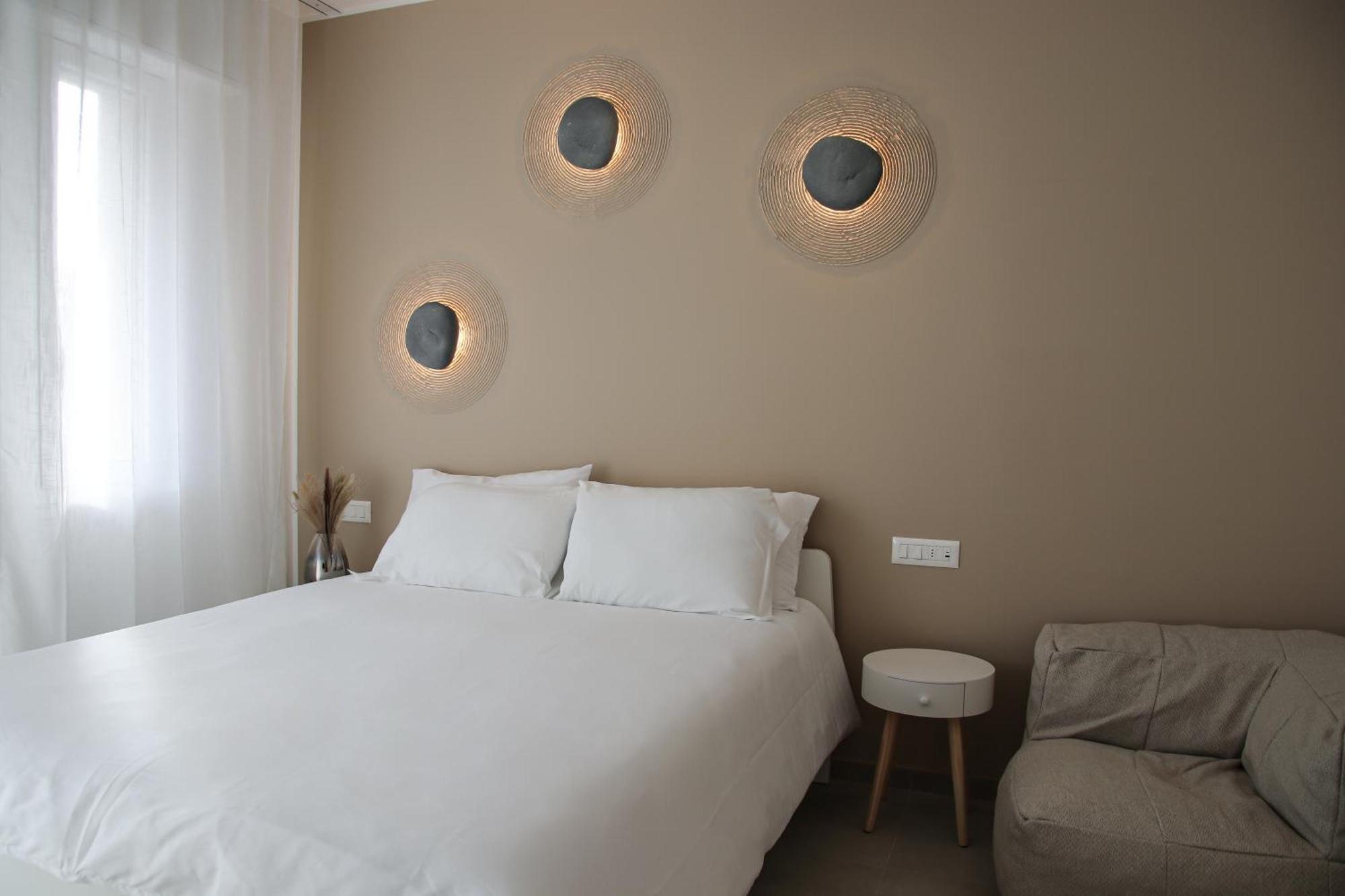 Casa Febo, In Centro Con Parcheggio Privato A 200 Mt Dal Mare Hotel บอร์ดิเกรา ภายนอก รูปภาพ