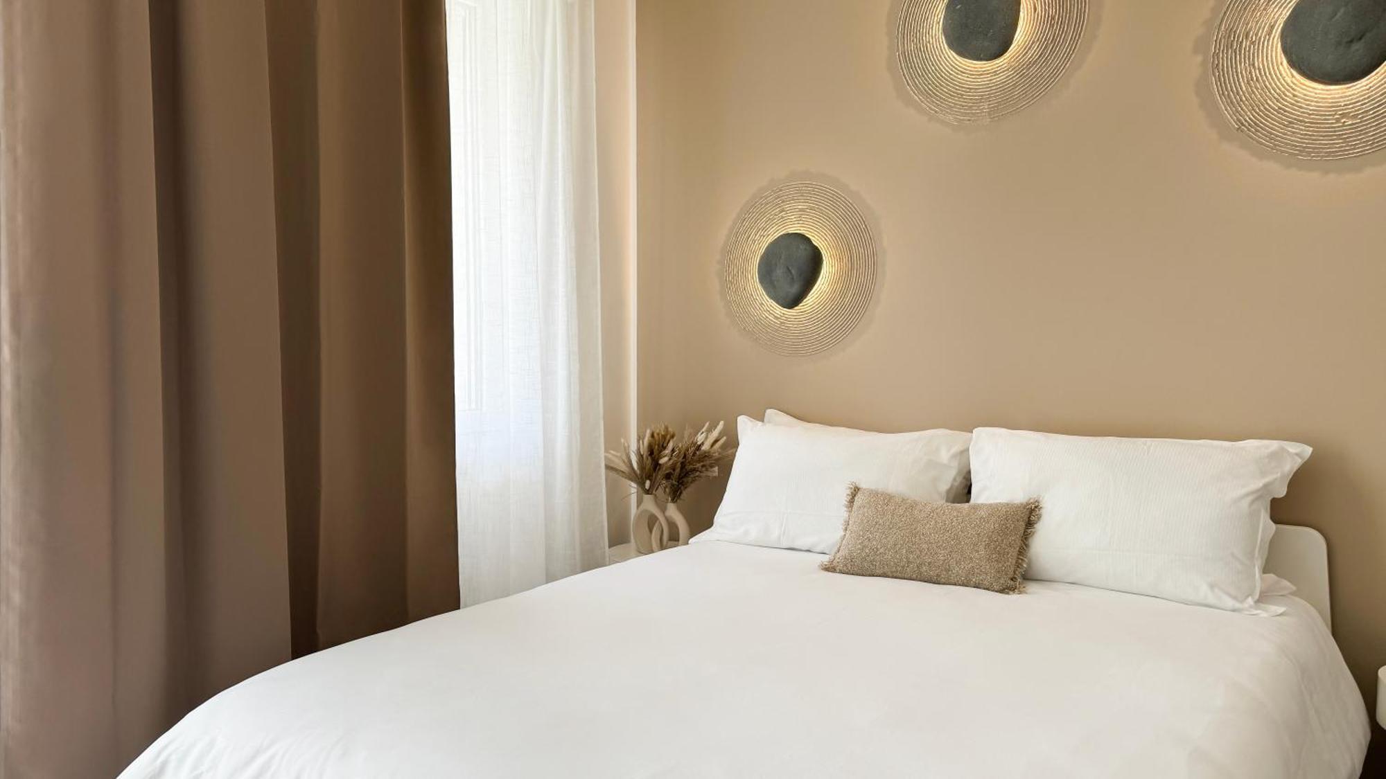 Casa Febo, In Centro Con Parcheggio Privato A 200 Mt Dal Mare Hotel บอร์ดิเกรา ภายนอก รูปภาพ