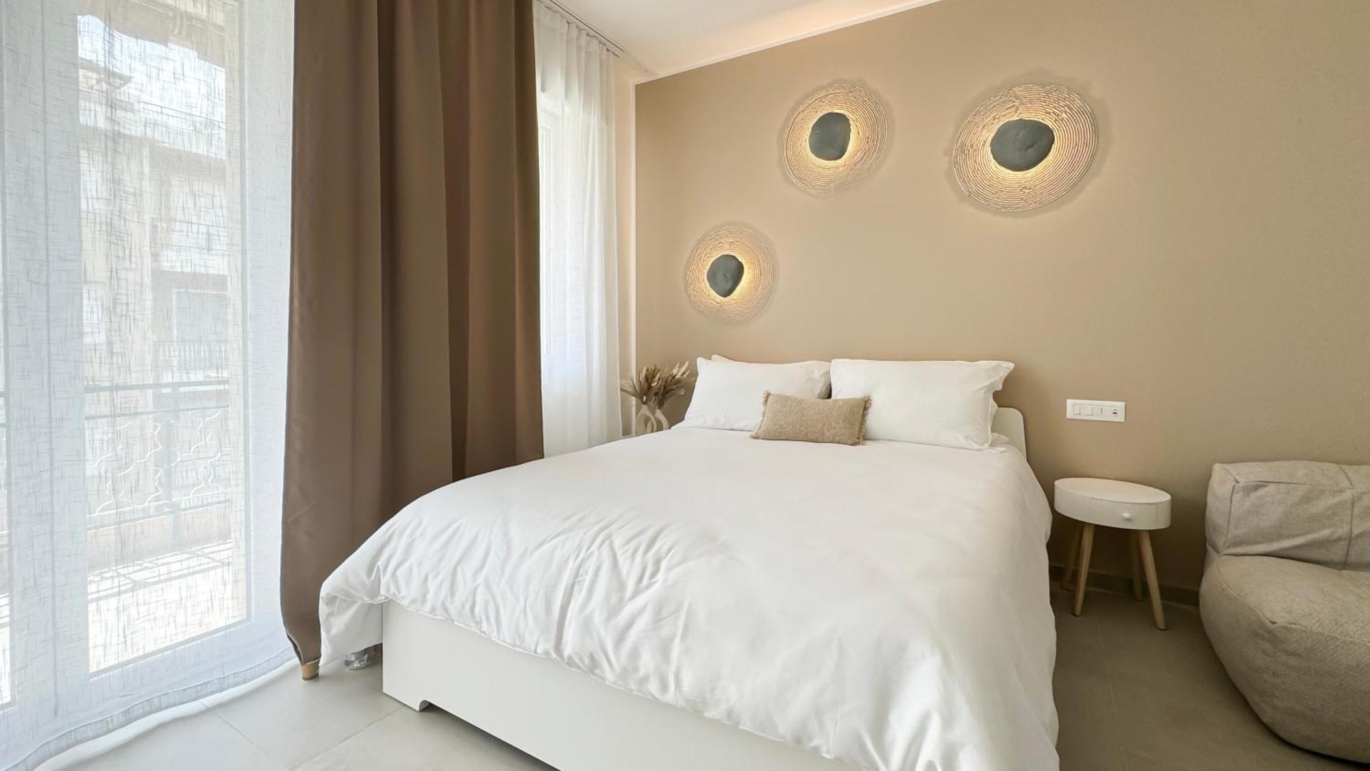 Casa Febo, In Centro Con Parcheggio Privato A 200 Mt Dal Mare Hotel บอร์ดิเกรา ภายนอก รูปภาพ