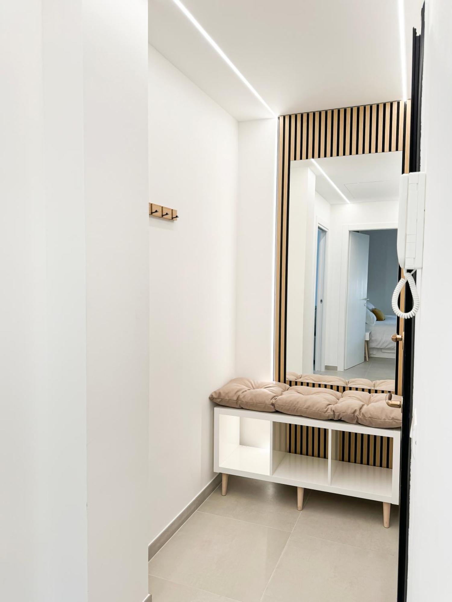 Casa Febo, In Centro Con Parcheggio Privato A 200 Mt Dal Mare Hotel บอร์ดิเกรา ภายนอก รูปภาพ