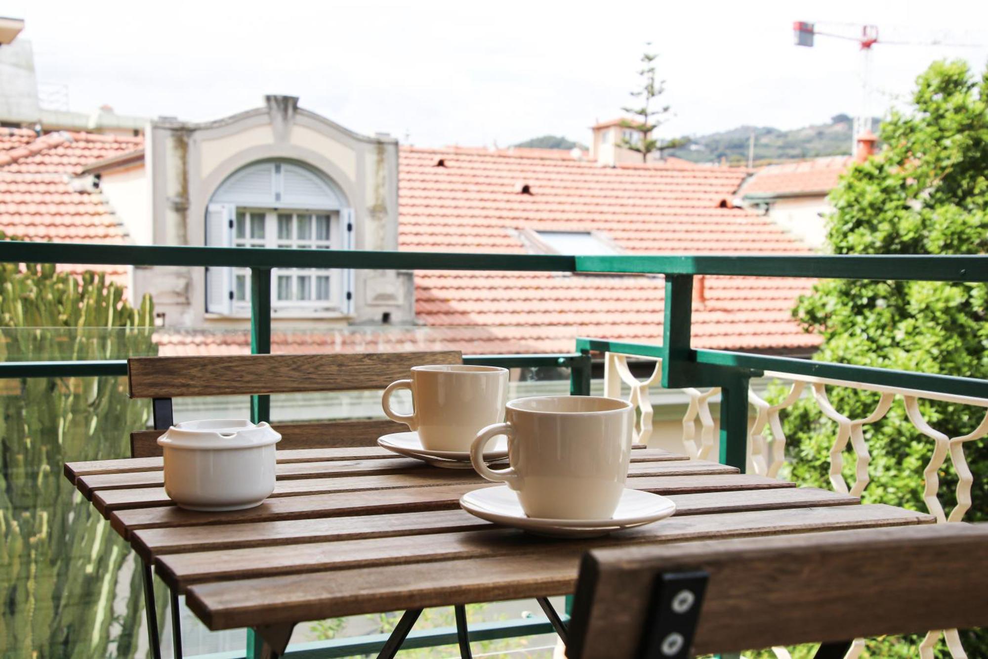 Casa Febo, In Centro Con Parcheggio Privato A 200 Mt Dal Mare Hotel บอร์ดิเกรา ภายนอก รูปภาพ